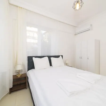 Apartment Refreshing Flat With Excellent Location In *